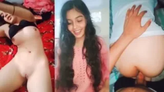 Latest Exclusive Indian MMS Very Hot Girl Tight Pink Pussy Fucking