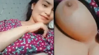 Drop MMS Pakistani beautiful Girl big boobs and shaved pussy Nude show on video call