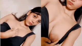 Vid65 com Innocent girl viral selfie MMS show sexy boobs