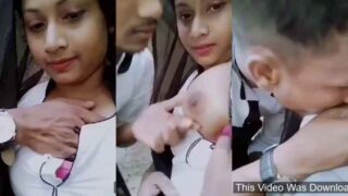 Bangladeshi college girl viral MMS boobs sucking by boyfriend