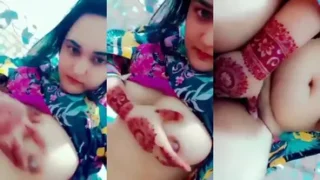 Latest pakistani mms Cute beautiful Pashto girl squeezes big boobs fingers pussy on cam nude selfie