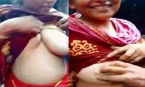 Fsiblog new sex mms Muslim randi bhabhi showing big boobs and boob press by local boy for money