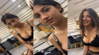 xvideos Pakistani Sex MMS Beautiful Muslim Paki Maal Fingering Pussy Fucking tango app Live